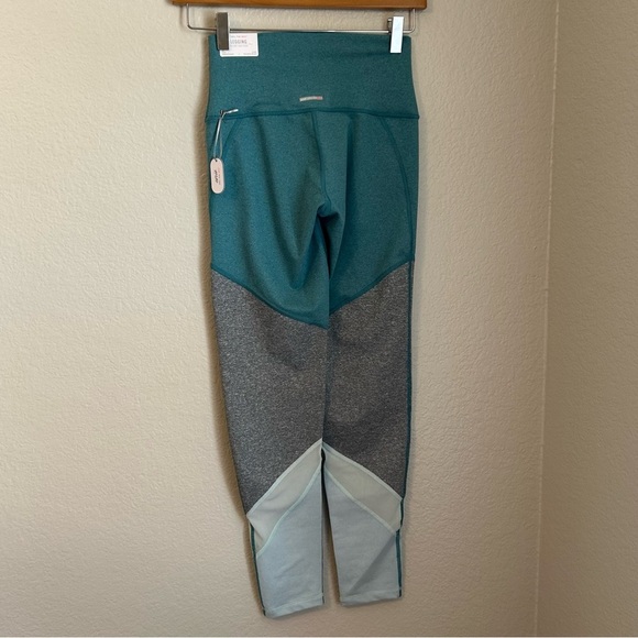 NWT, Aerie Chill. Play. Move. High Rise Color Block Green/Gray Leggings, Small - Picture 5 of 9